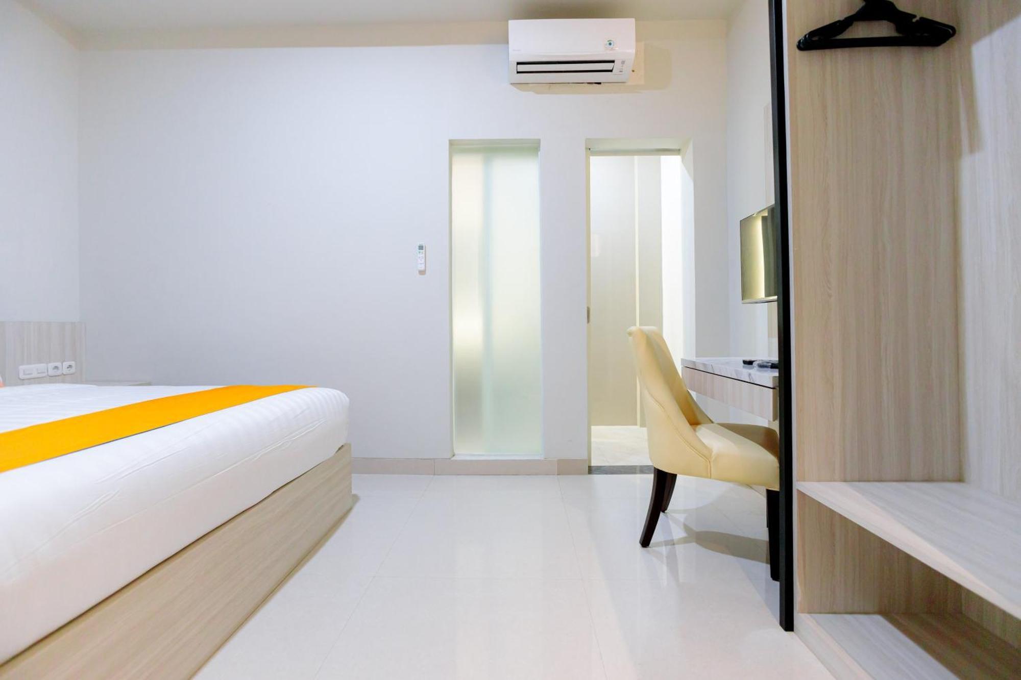 Sans Hotel 88 Andalan Surabaya By Reddoorz Экстерьер фото